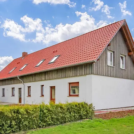 Ferienwohnung Mirow شقة *